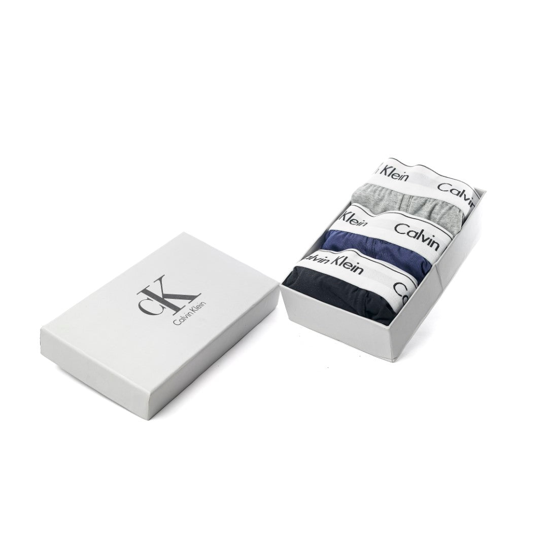 ملابس داخلية كالفن كلاين