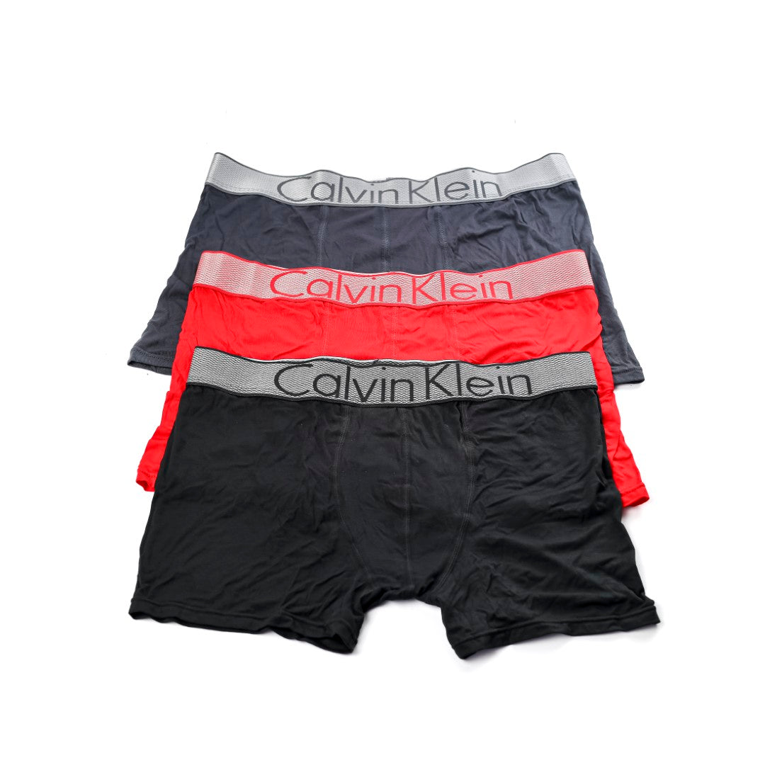 ملابس داخلية كالفن كلاين