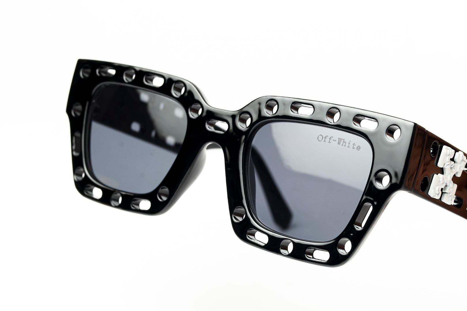 Off-white Sunglasses