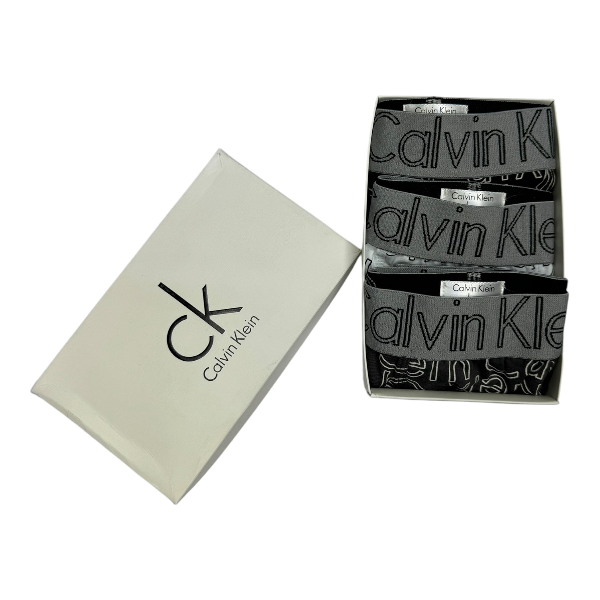 ملابس داخلية كالفن كلاين