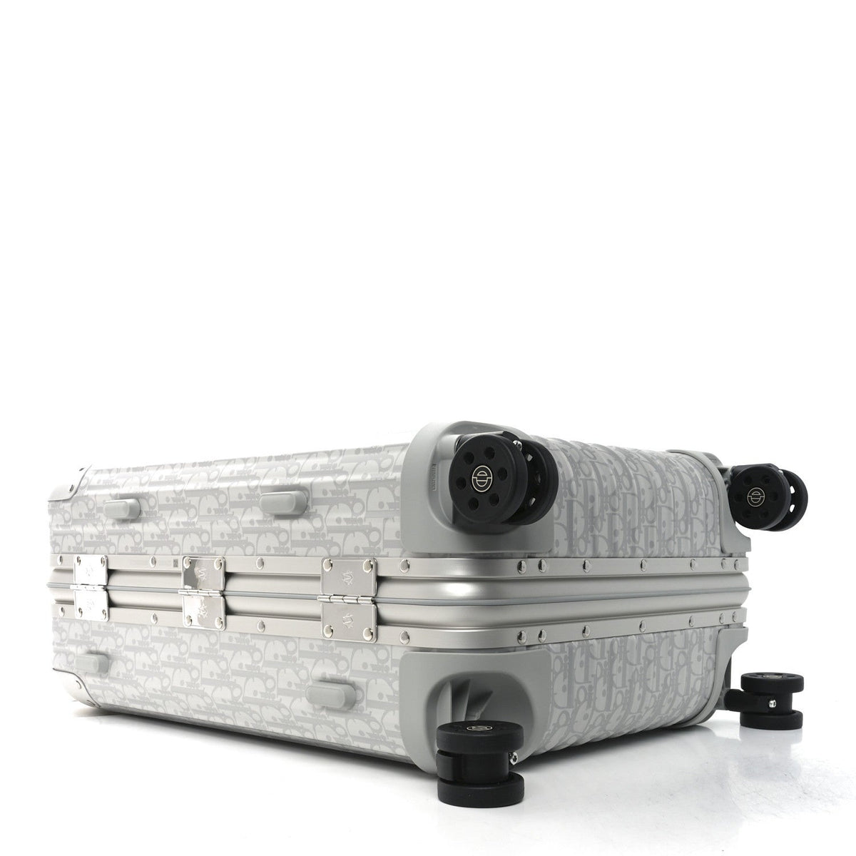 Christian Dior x RIMOWA Aluminum Gradient Cabin Luggage Silver — view 3