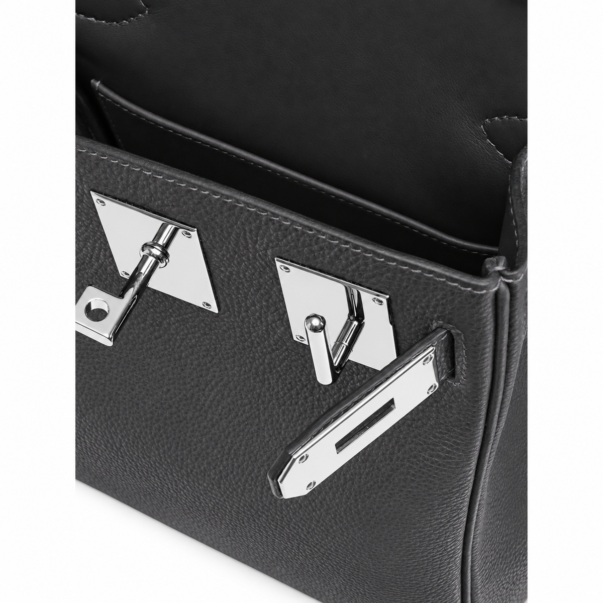 Hermès Hac a Dos PM – Ardoise – Clasp close-up on white background