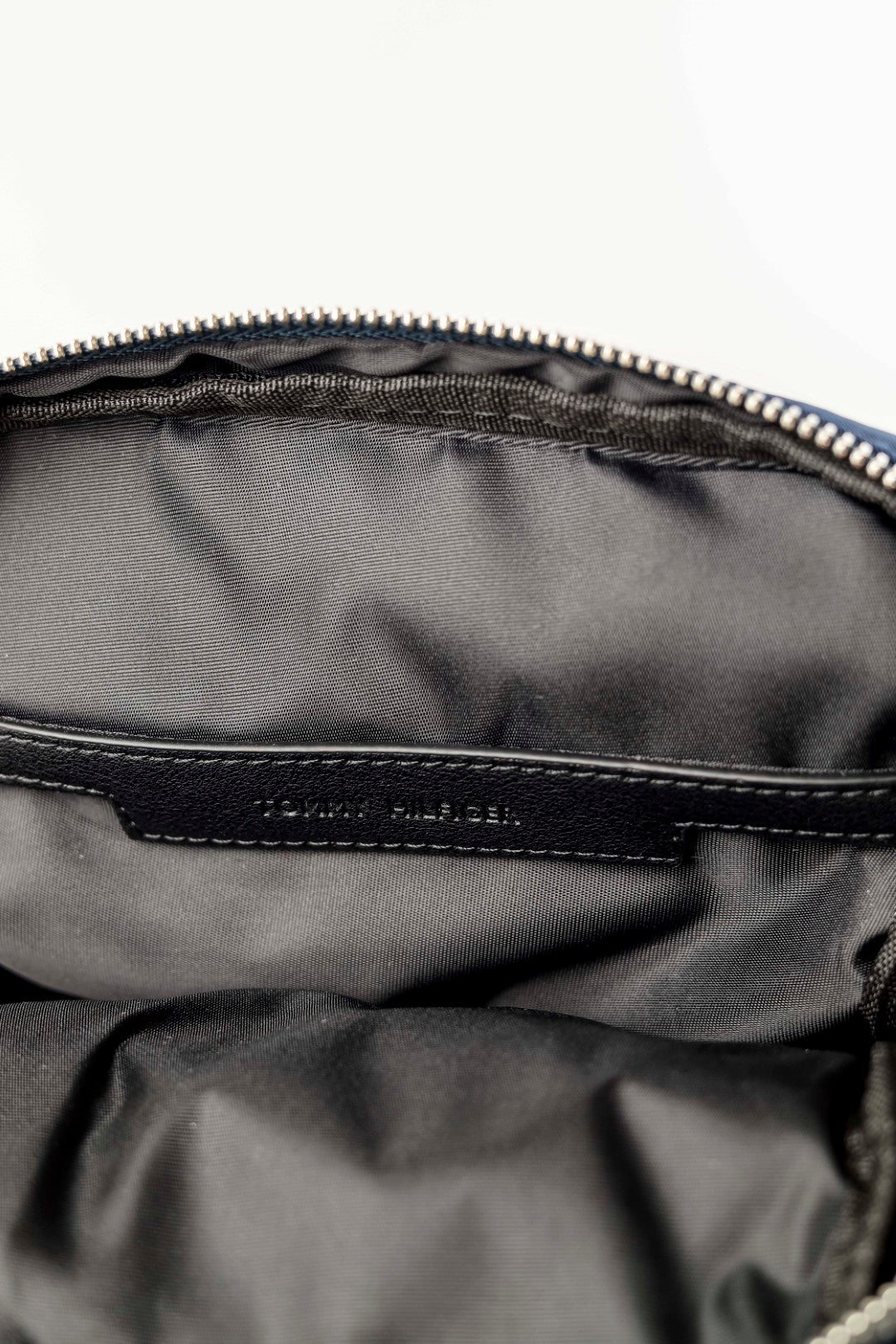 Tommy Hilfiger Cross Bag