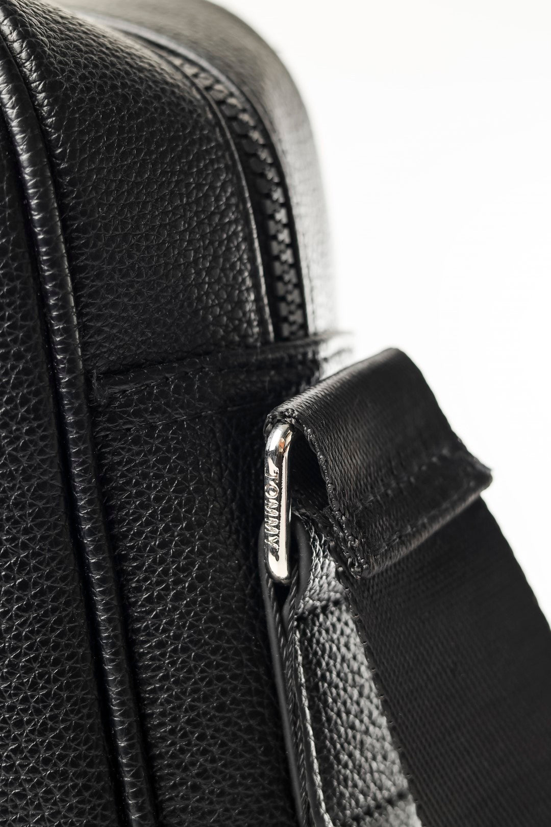 Tommy Hilfiger Cross Bag