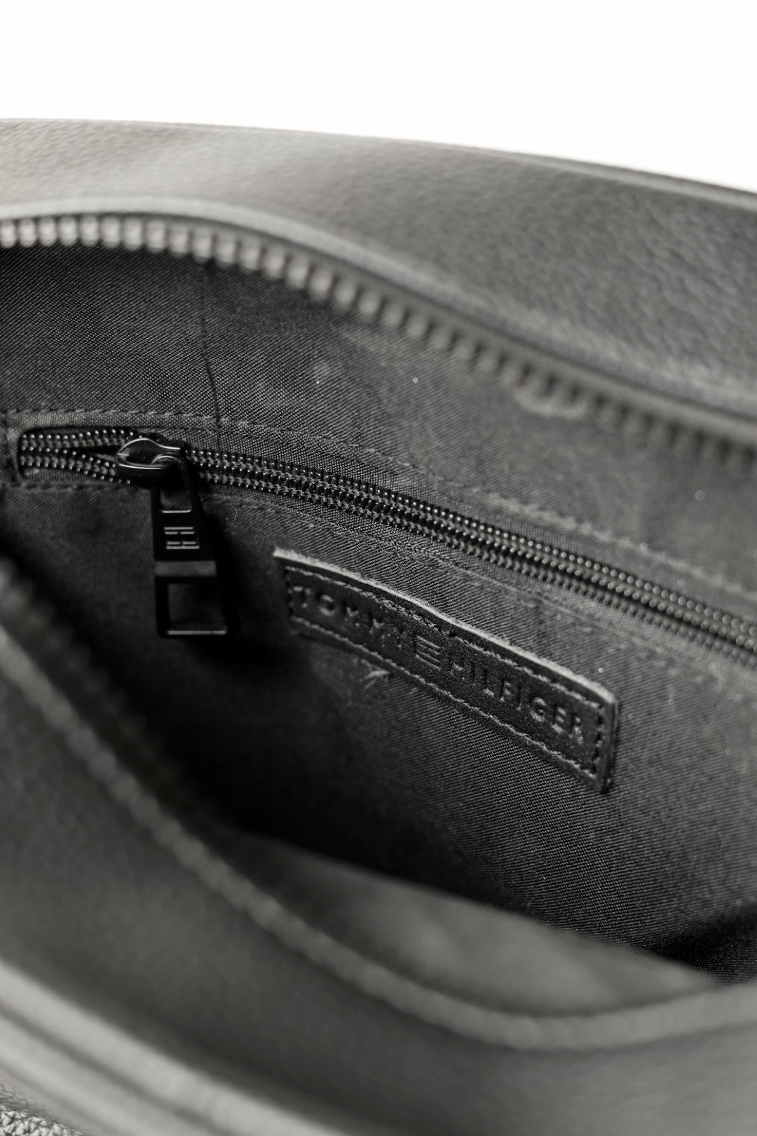Tommy Hilfiger Cross Bag