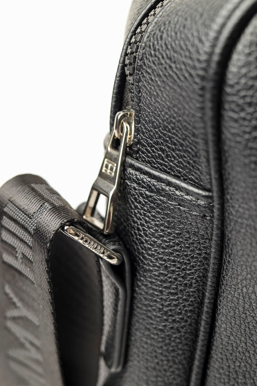Tommy Hilfiger Cross Bag