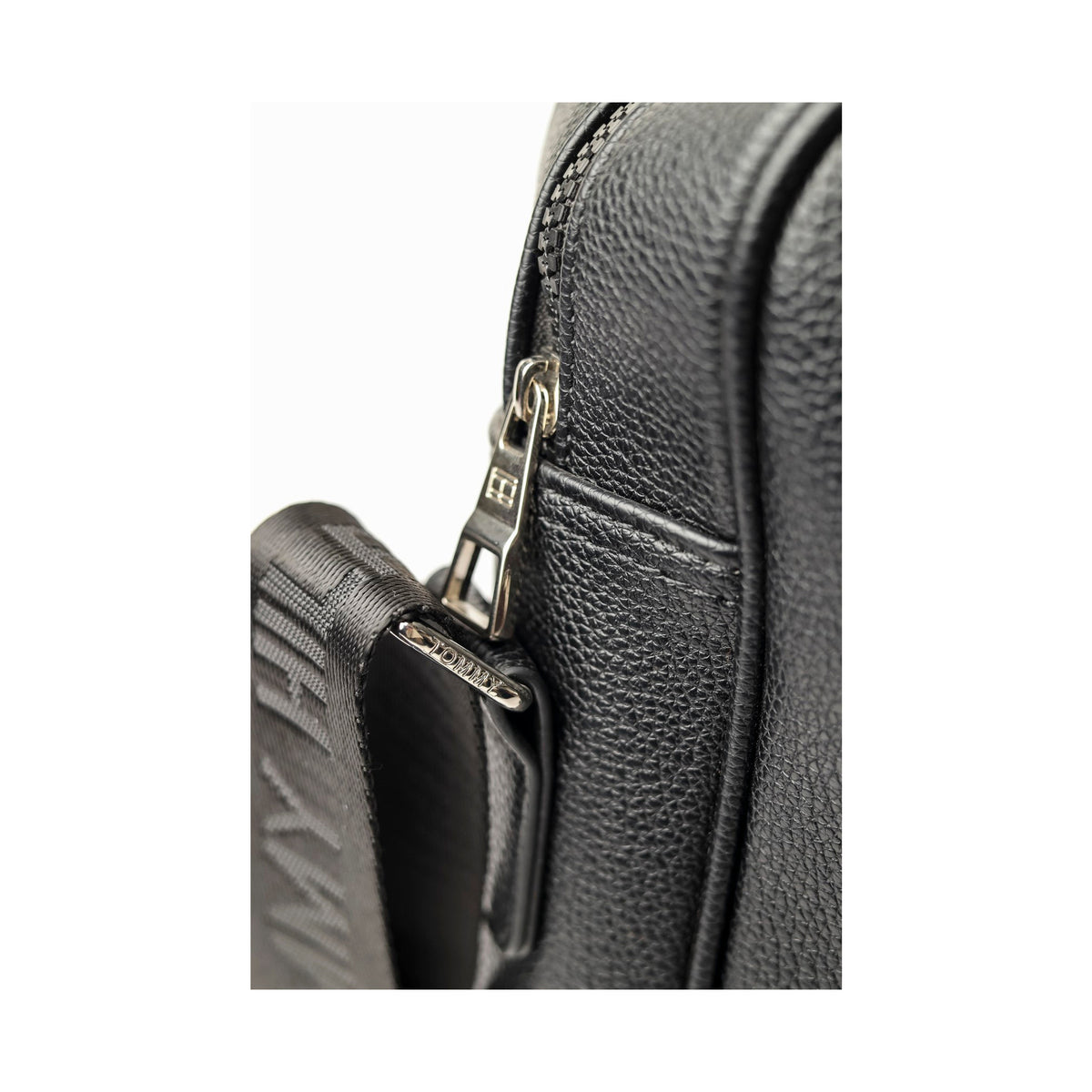 Tommy Hilfiger Cross Bag