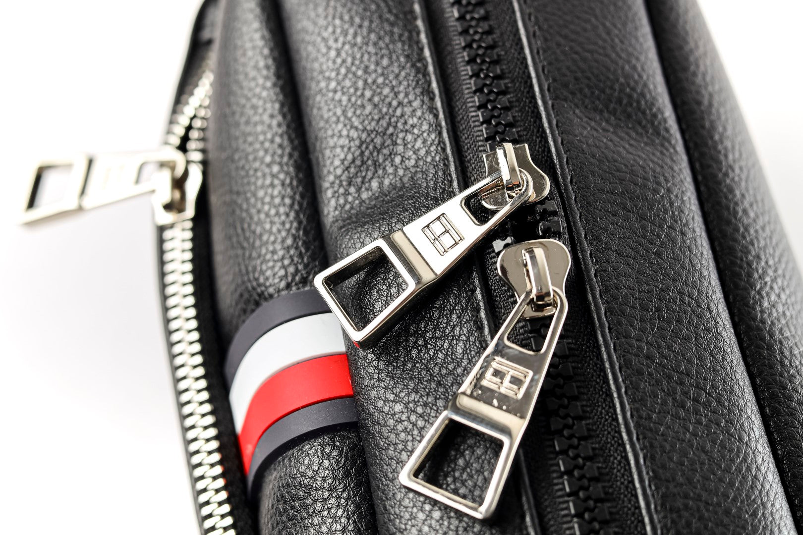 Tommy Hilfiger Hand Bag
