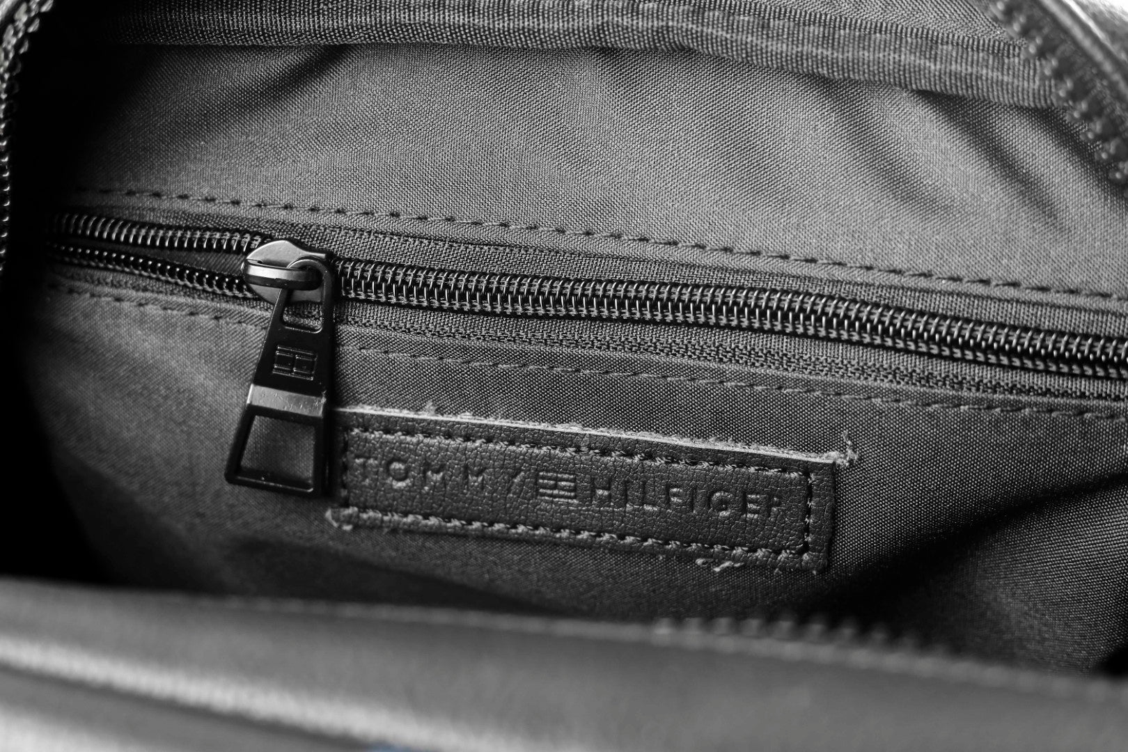 Tommy Hilfiger Hand Bag