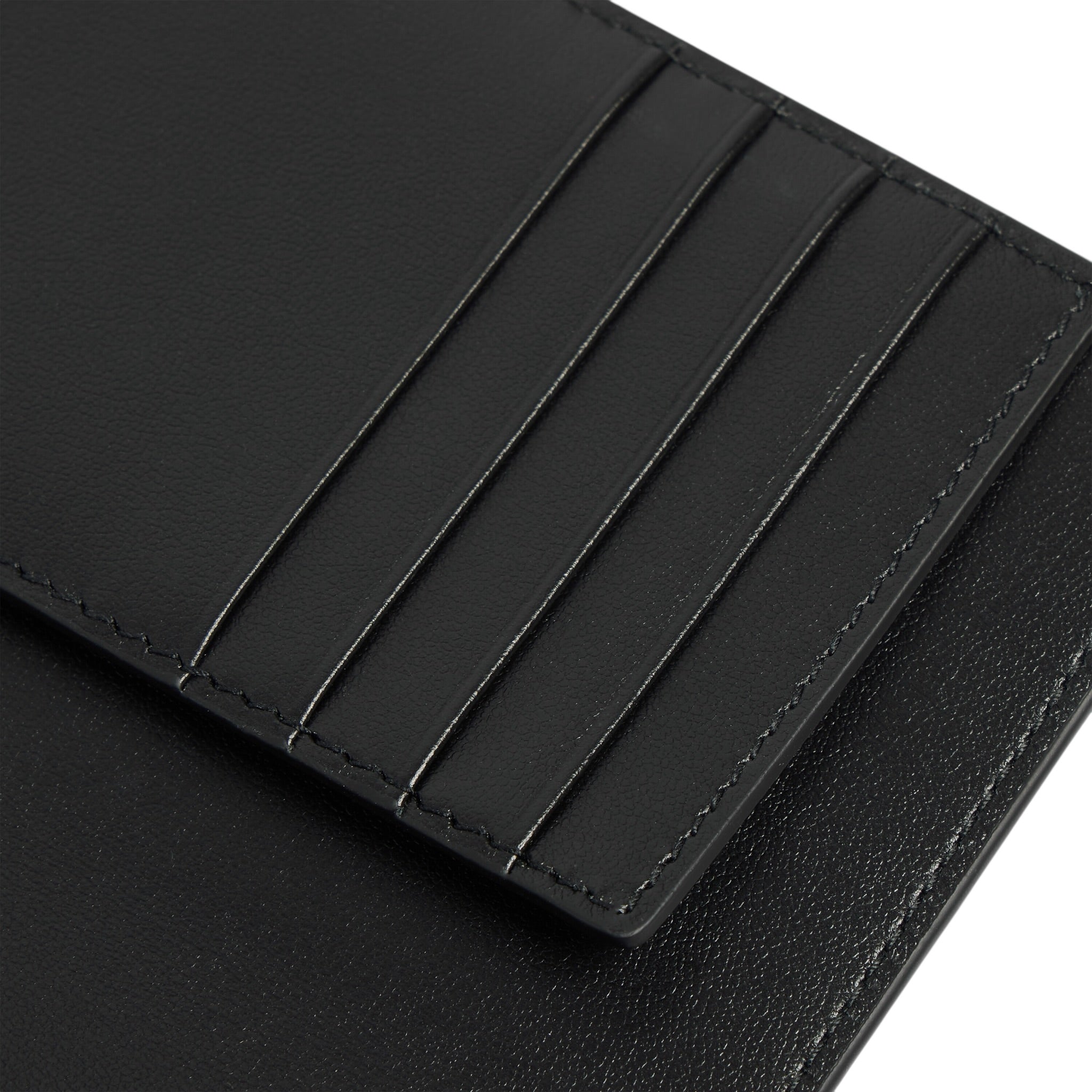 MEN'S PASSPORT HOLDER IN BLACK